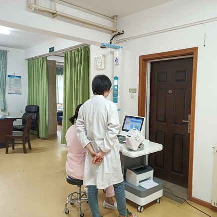 加強醫養結合，湖北武漢市茶港醫務(wù)室裝機SH-T16健康小屋一體機