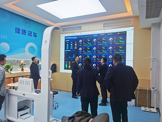 西安鐵路局采購上禾SH-T17智能健康體檢一體機